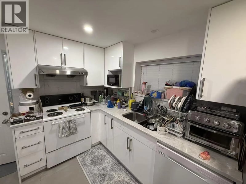 682 SPERLING AVENUE, Burnaby, British Columbia, V5B4H5, Burnaby, British Columbia — photo 1 of 5