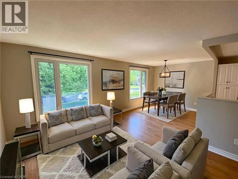 92 LEASIDE Drive, Welland, Ontario, L3C6B2, Welland, Ontario — photo 1 of 5