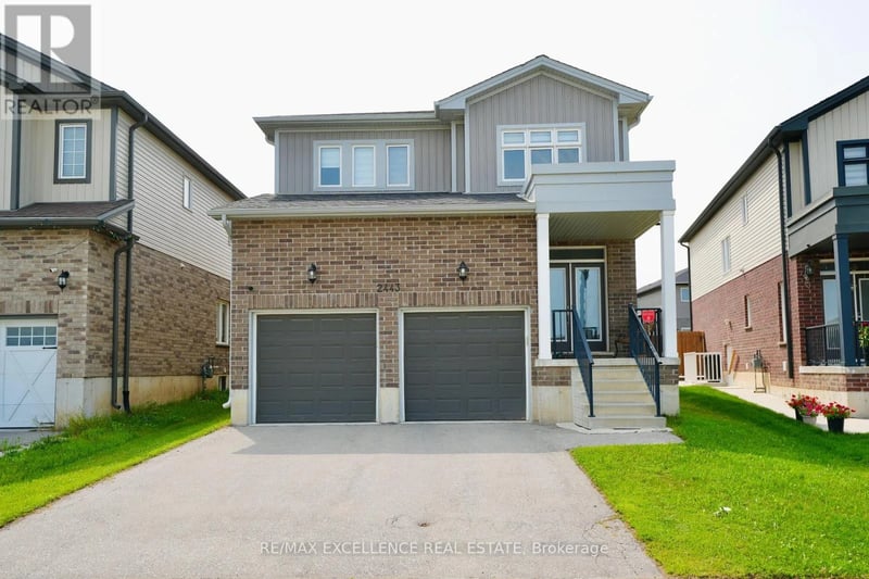 2443 Bennett Cross, London South (South U), Ontario, N6M0G6, London South (South U), Ontario — photo 1 of 5
