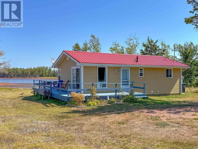 98 Charlie's Lane, South Pinette, Prince Edward Island, C1B0T3, South Pinette, Prince Edward Island — photo 1 of 5