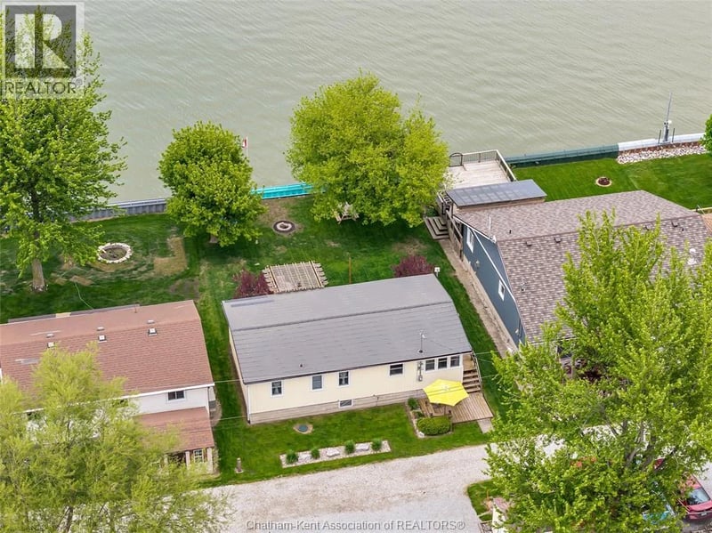 14270 CRYSTAL BEACH Road, Stoney Point, Ontario, N0R1N0, Stoney Point, Ontario — photo 1 of 5