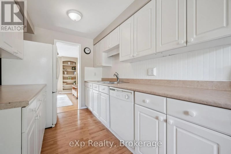 #44 40 Silvercreek Parkway North, Guelph (Junction/Onward Willow), Ontario, N1H7X5, Guelph (Junction/Onward Willow), Ontario — photo 1 of 5