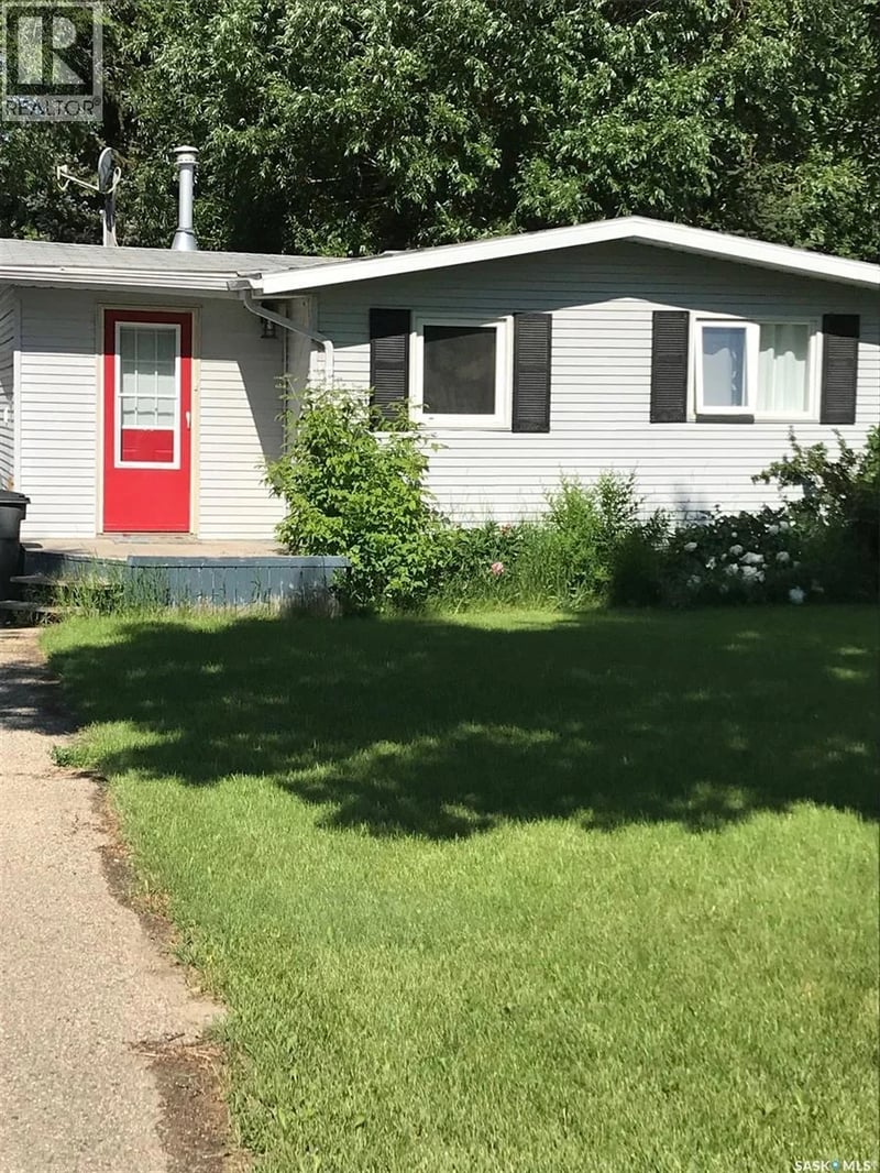 316 5th STREET W, Carlyle, Saskatchewan, S0C0R0, Carlyle, Saskatchewan — photo 1 of 5