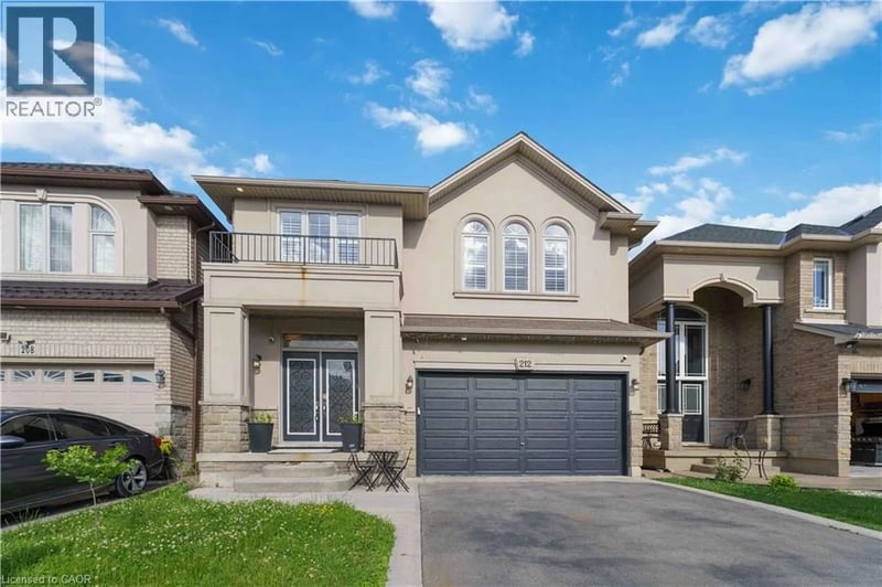 212 CHARTWELL Circle, Hamilton, Ontario, L9A0B6, Hamilton, Ontario — photo 1 of 5