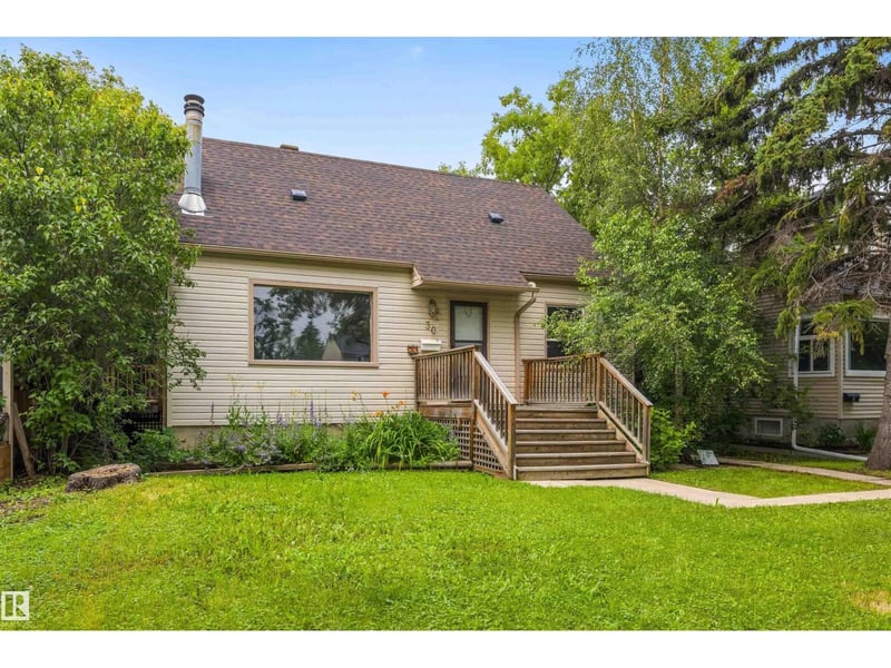 11230 75 AV NW, Edmonton, Alberta, T6G0H3, Edmonton, Alberta — photo 1 of 5