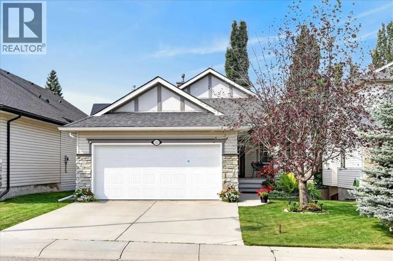 212 Cresthaven Place Southwest, Calgary, Alberta, T3B5W4, Calgary, Alberta — photo 1 of 5