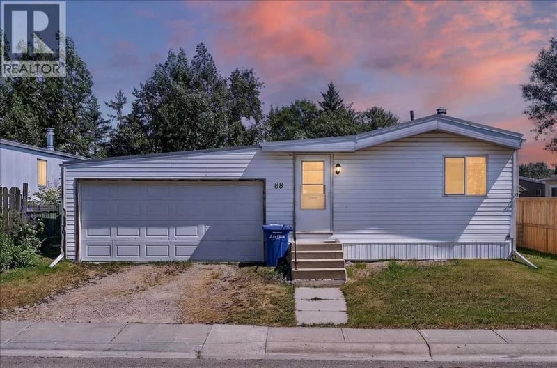 88 Big Hill Way Southeast, Airdrie, Alberta, T4A1M6, Airdrie, Alberta — photo 1 of 5