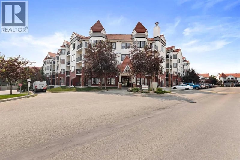 20 Royal Oak Circle Northwest, Calgary, Alberta, T3G0E6, Calgary, Alberta — photo 1 of 5