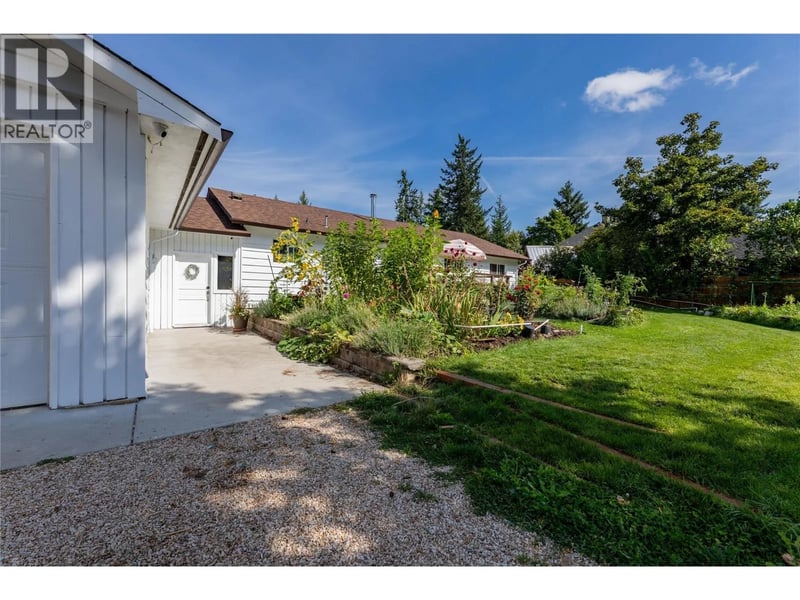 #7 1441 20 Avenue Southeast, Salmon Arm, British Columbia, V1E2M9, Salmon Arm, British Columbia — photo 1 of 5
