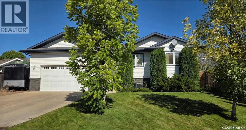10305 Hock AVENUE, North Battleford, Saskatchewan, S9A3Y3, North Battleford, Saskatchewan — photo 1 of 5