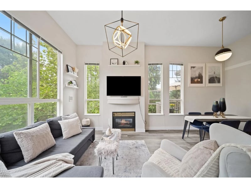 #404 10186 155 Street, Surrey, British Columbia, V3R0R6, Surrey, British Columbia — photo 1 of 5