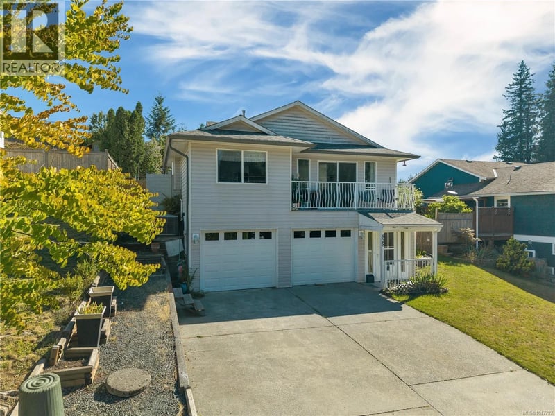 825 Pinecrest Road, Campbell River, British Columbia, V9W7N2, Campbell River, British Columbia — photo 1 of 5