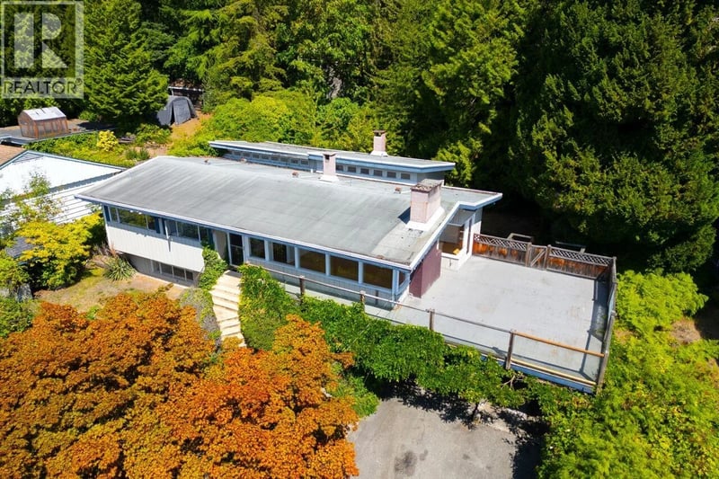 1241 NEPAL Crescent, West Vancouver, British Columbia, V7T2H4, West Vancouver, British Columbia — photo 1 of 5