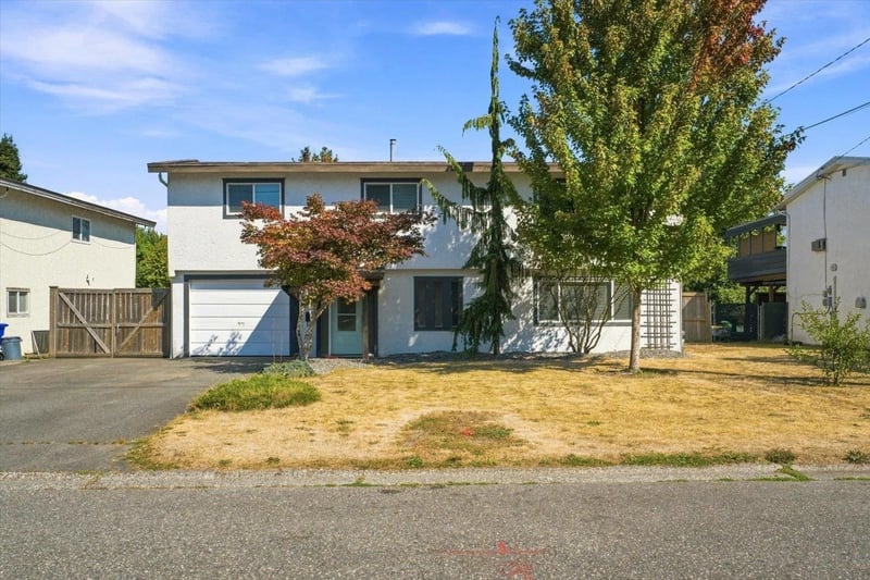 9334 JAMES Street, Chilliwack, British Columbia, V2P6G9, Chilliwack, British Columbia — photo 1 of 5