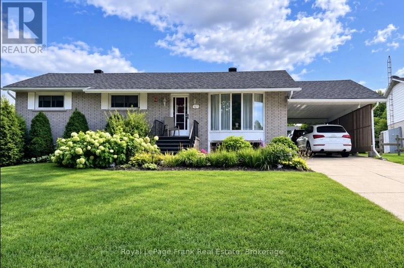 127 Bridge Street West, Bancroft (Bancroft Ward), Ontario, K0L1C0, Bancroft (Bancroft Ward), Ontario — photo 1 of 5
