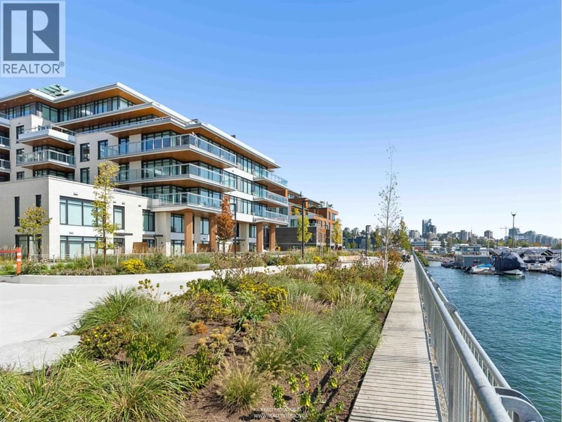 #302 777 HARBOUR Way, North Vancouver, British Columbia, V7P0G2, North Vancouver, British Columbia — photo 1 of 5