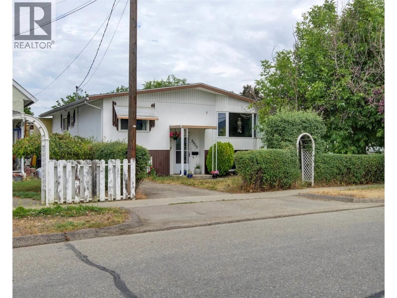 3903 27 Avenue, Vernon, British Columbia, V1T1S8, Vernon, British Columbia — photo 1 of 5
