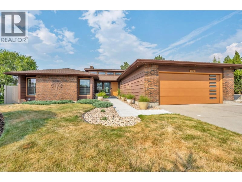 162 Westview Place, Penticton, British Columbia, V2A7W2, Penticton, British Columbia — photo 1 of 5