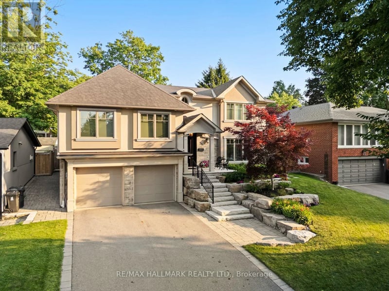 25 Queensborough Crescent, Toronto (Willowridge-Martingrove-Richview), Ontario, M9R1A1, Toronto (Willowridge-Martingrove-Richview), Ontario — photo 1 of 5