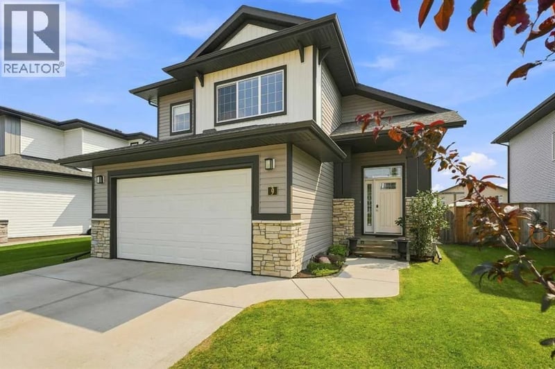 9 Trinity Street, Lacombe, Alberta, T4L0J4, Lacombe, Alberta — photo 1 of 5