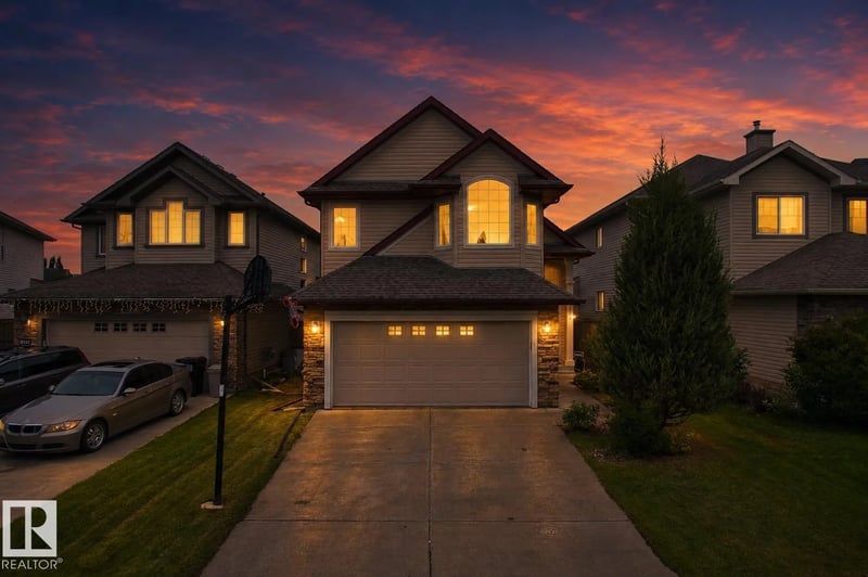 8315 SHASKE CR NW, Edmonton, Alberta, T6R3V8, Edmonton, Alberta — photo 1 of 5