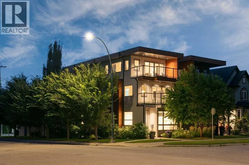 2201 Bowness Road Northwest, Calgary, Alberta, T2N3L4, Calgary, Alberta — photo 1 of 5