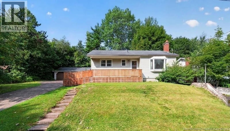 232 Leslie Street, Moncton, New Brunswick, E1C6M9, Moncton, New Brunswick — photo 1 of 5