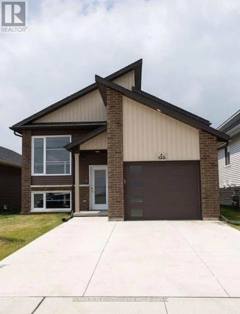 133 Howard Road, Chatham-Kent, Ontario, N7M0A4, Chatham-Kent, Ontario — photo 1 of 5