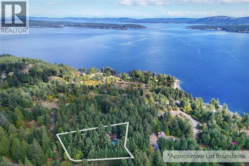 119 Creekside Drive, Salt Spring, British Columbia, V8K2E4, Salt Spring, British Columbia — photo 1 of 5