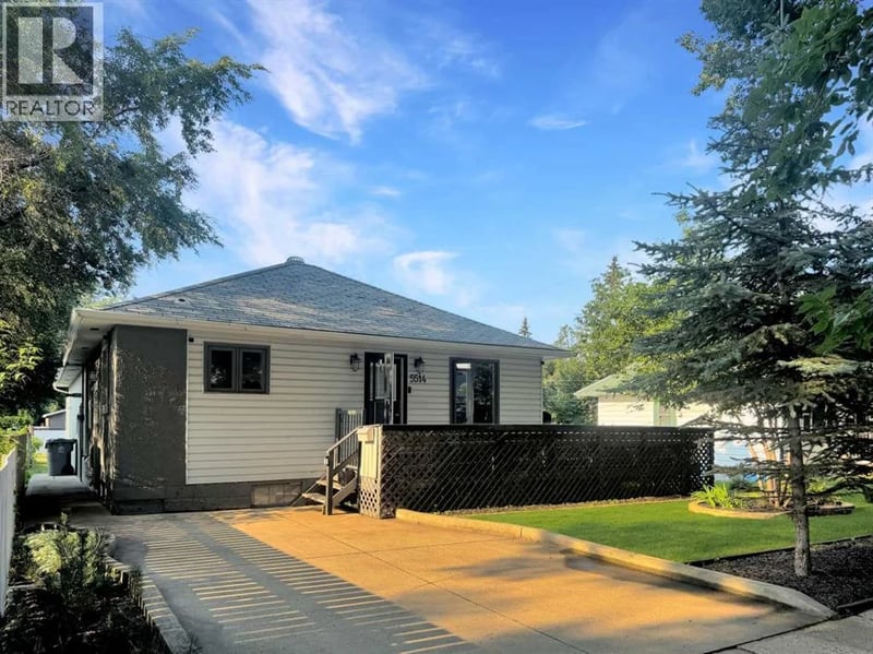 5514 48 Street, Lloydminster, Alberta, T9V0J9, Lloydminster, Alberta — photo 1 of 5