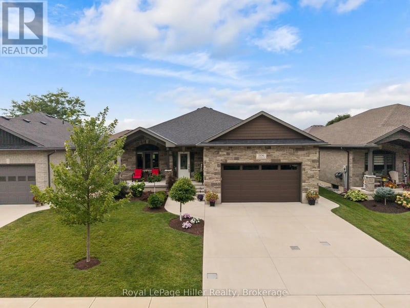 206 Napier Street, West Perth (Mitchell), Ontario, N0K1N0, West Perth (Mitchell), Ontario — photo 1 of 5