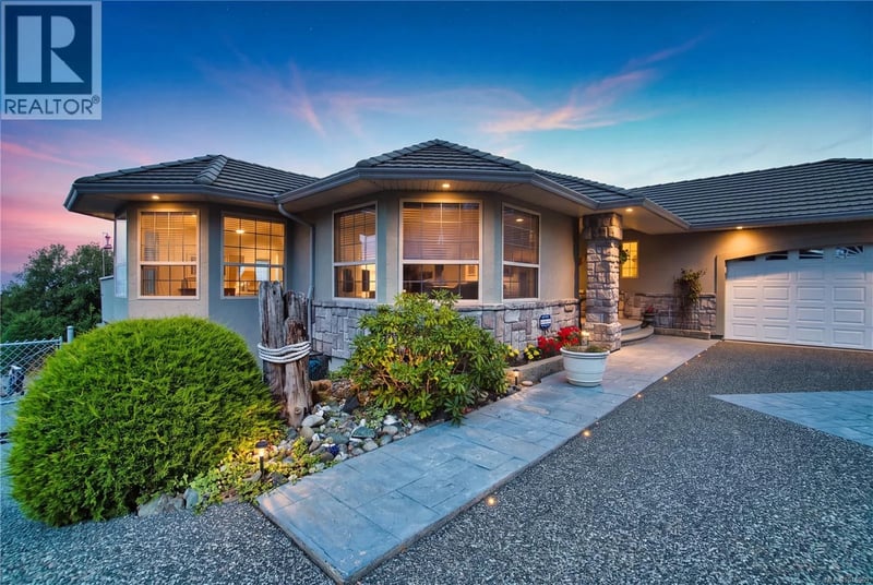 5200 Laguna Way, Nanaimo, British Columbia, V9T5L7, Nanaimo, British Columbia — photo 1 of 5