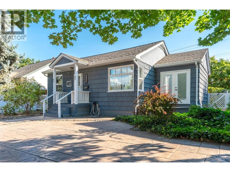 1110 Kilwinning Street, Penticton, British Columbia, V2A4P1, Penticton, British Columbia — photo 1 of 5