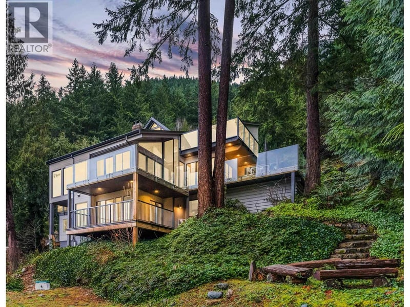 470 TIMBERTOP Drive, Lions Bay, British Columbia, V0N2E0, Lions Bay, British Columbia — photo 1 of 5