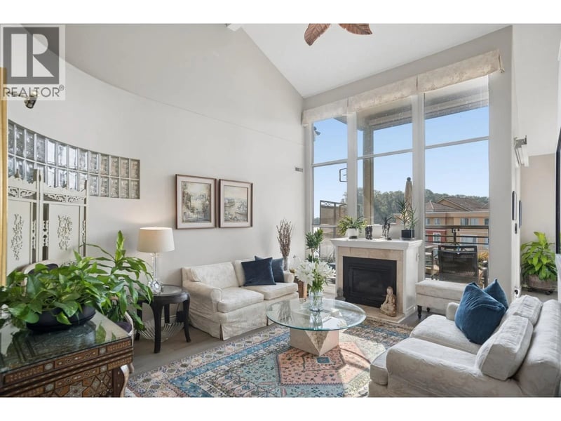 #401 2 RENAISSANCE Square, New Westminster, British Columbia, V3M6K3, New Westminster, British Columbia — photo 1 of 5