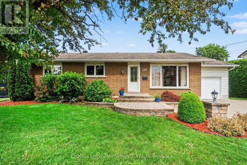 1599 Maxime Street, Ottawa, Ontario, K1B3K9, Ottawa, Ontario — photo 1 of 5