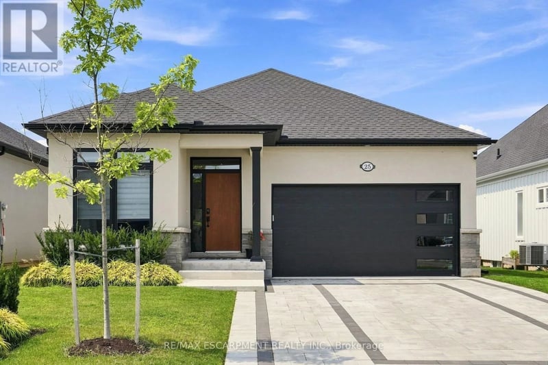 25 Sunrise Court, Fort Erie (Ridgeway), Ontario, L0S1N0, Fort Erie (Ridgeway), Ontario — photo 1 of 5