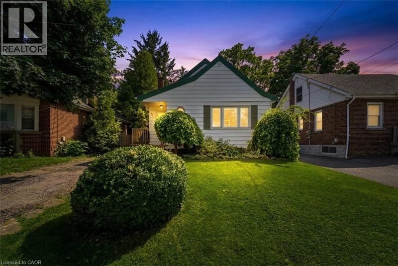 61 GLENMOUNT Avenue, Hamilton, Ontario, L8S2L3, Hamilton, Ontario — photo 1 of 5