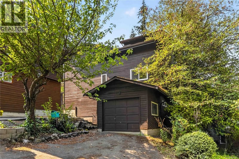 4 Demos Place, View Royal, British Columbia, V9A7A7, View Royal, British Columbia — photo 1 of 5