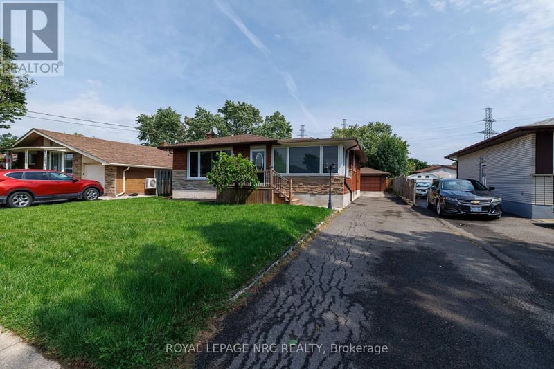 15 Memorial Park Drive, Welland (Lincoln/Crowland), Ontario, L3B1A5, Welland (Lincoln/Crowland), Ontario — photo 1 of 5