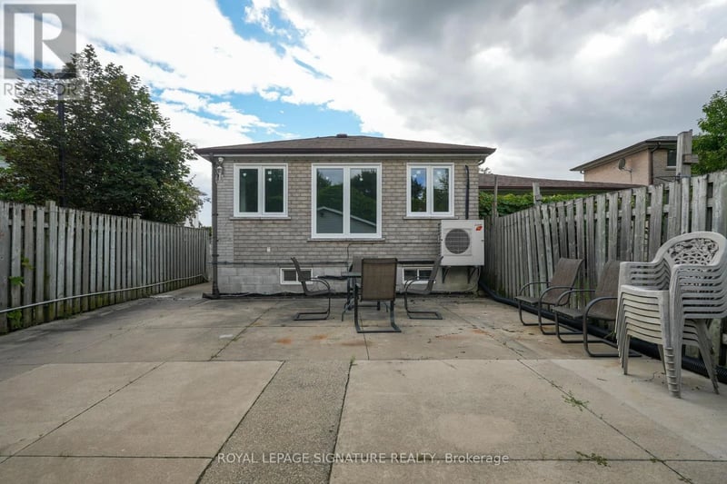 #Lower 674 Abana Road, Mississauga (Cooksville), Ontario, L5A1H4, Mississauga (Cooksville), Ontario — photo 1 of 5
