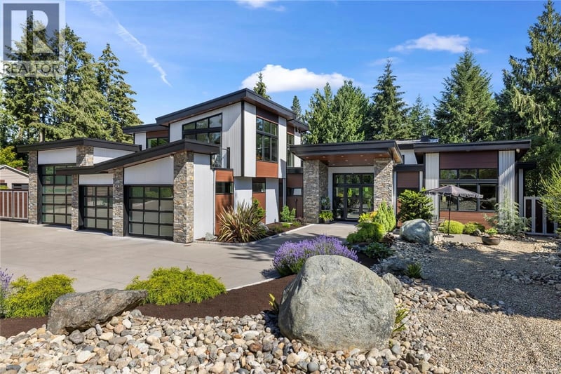 163 Sunningdale Road East, Qualicum Beach, British Columbia, V9K1L1, Qualicum Beach, British Columbia — photo 1 of 5