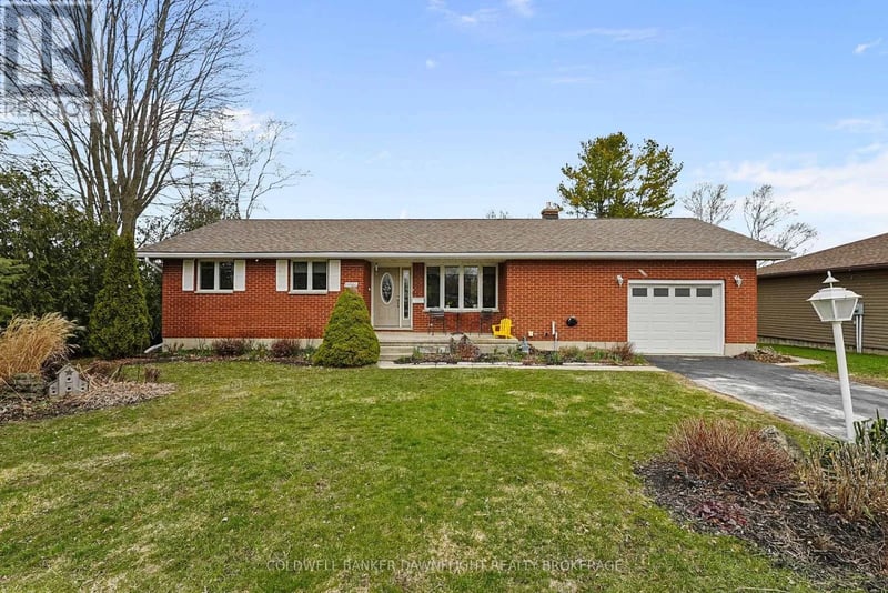 33960 Queen Street, Bluewater (Zurich), Ontario, N0M2T0, Bluewater (Zurich), Ontario — photo 1 of 5