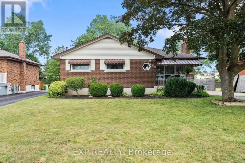 8800 Champlain Drive, Niagara Falls (Chippawa), Ontario, L2G6Y6, Niagara Falls (Chippawa), Ontario — photo 1 of 5