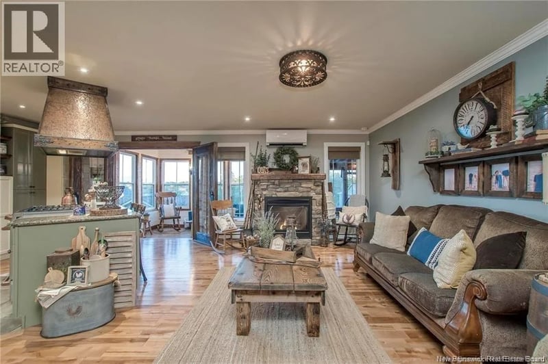180 Leblanc Avenue, Shediac, New Brunswick, E4P1Y8, Shediac, New Brunswick — photo 1 of 5