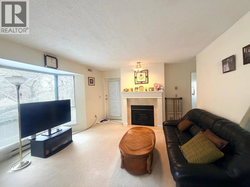 #203 5250 VICTORY Street, Burnaby, British Columbia, V5J5H2, Burnaby, British Columbia — photo 1 of 5