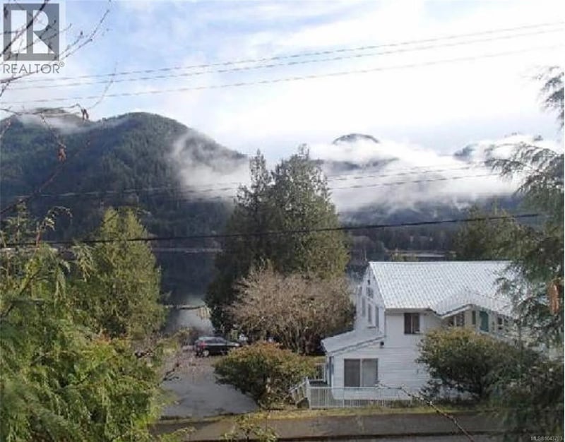 948 Maquinna Drive South, Tahsis, British Columbia, V0P1X0, Tahsis, British Columbia — photo 1 of 5