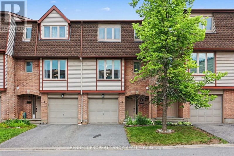 19 Lightfoot Place, Ottawa, Ontario, K2L3M6, Ottawa, Ontario — photo 1 of 5