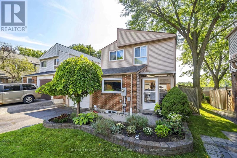 #3 336 Queen Street South, Mississauga (Streetsville), Ontario, L5M1M2, Mississauga (Streetsville), Ontario — photo 1 of 5