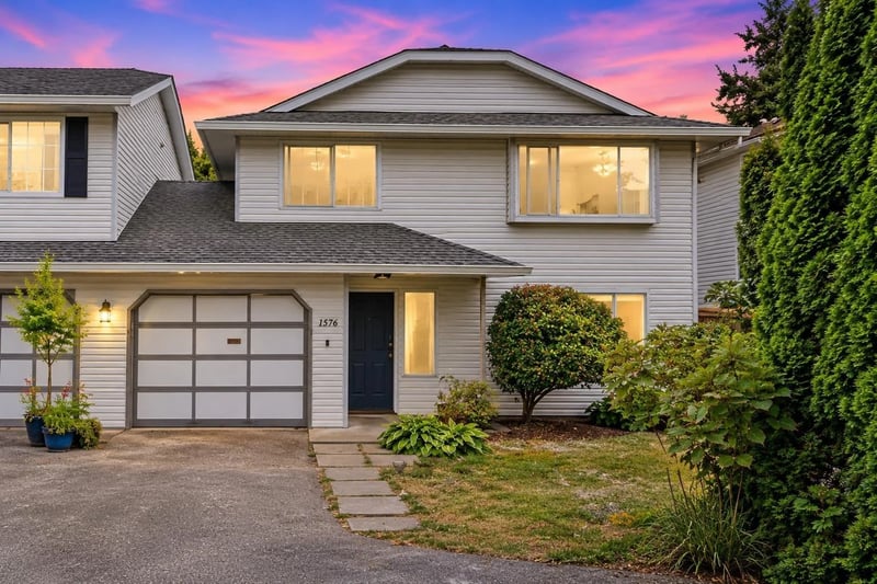 1576 161 Street, Surrey, British Columbia, V4A4X8, Surrey, British Columbia — photo 1 of 5